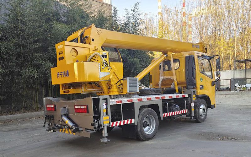 Xe cẩu tự hành hạng nhẹ 5T, STSQ5B