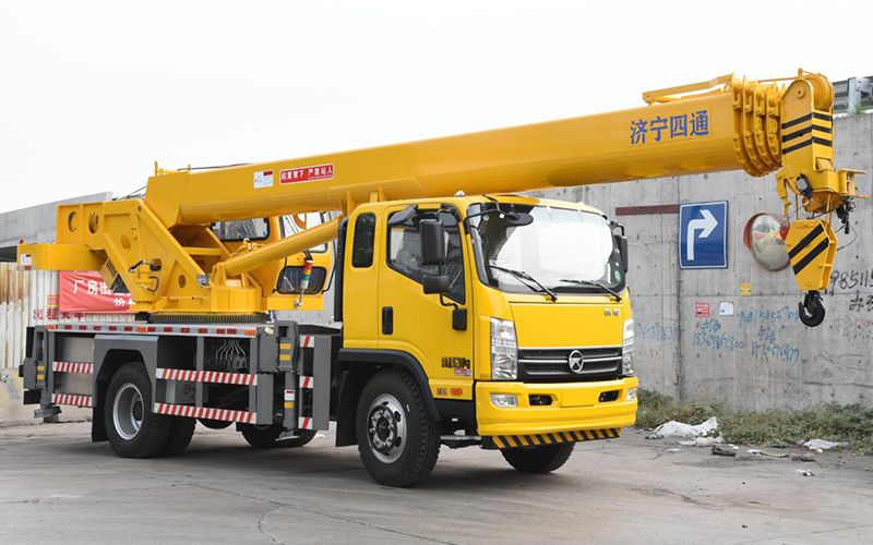 Xe cần cẩu 12T, STSQ12C