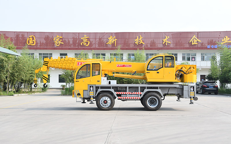 Xe cẩu bánh lốp 16T, STSQ16D