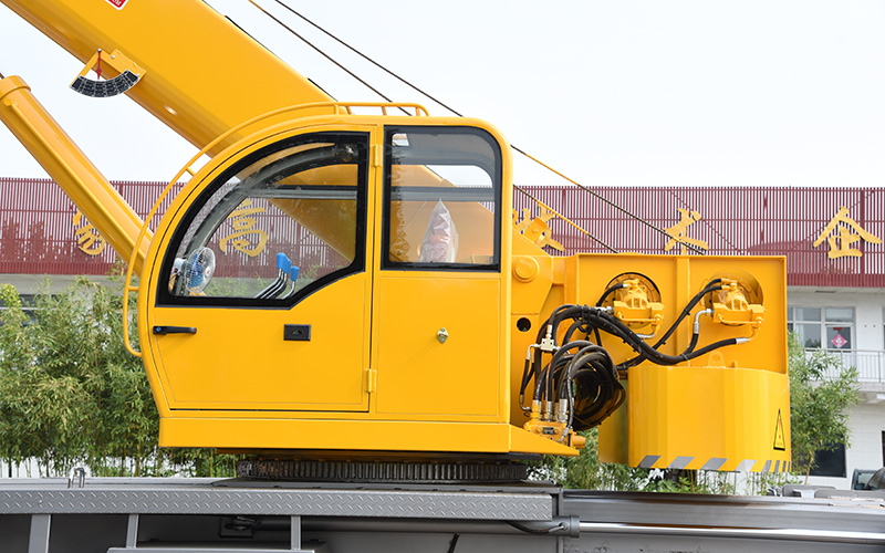 Xe cẩu bánh lốp 16T, STSQ16D