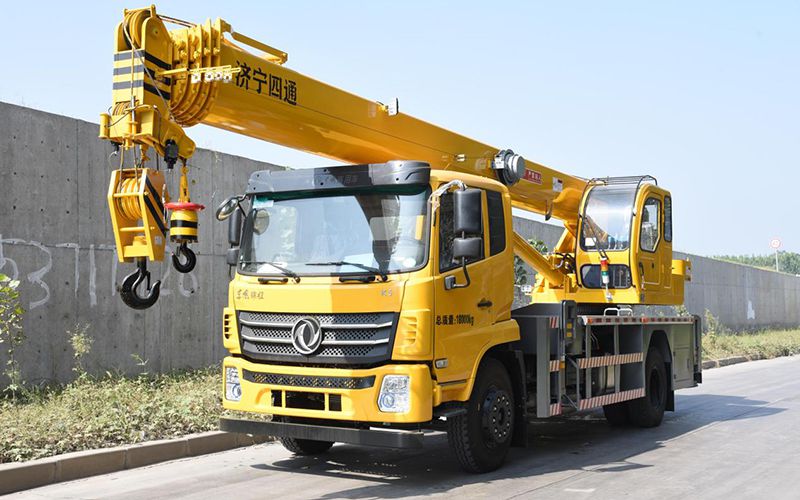 Xe cẩu bánh lốp 16T, STSQ16DF-Y