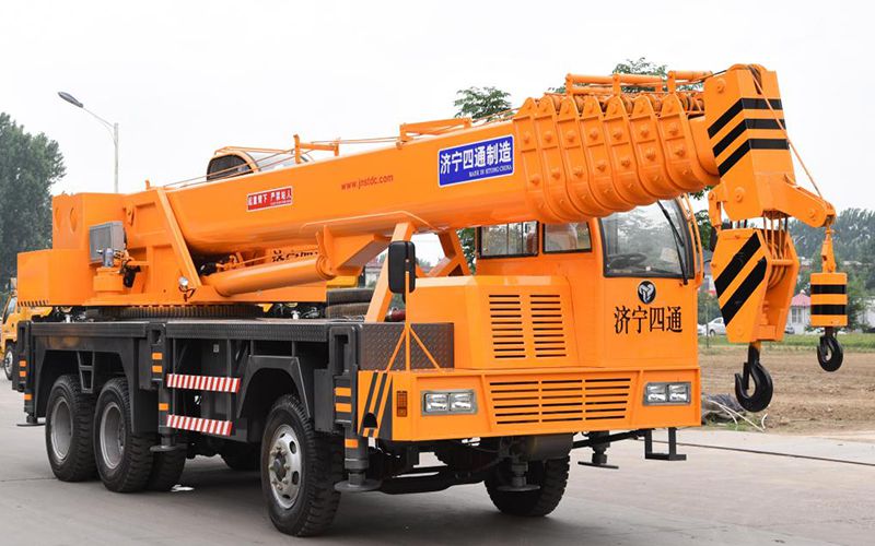Xe cẩu bánh lốp 20T, STSQ20D