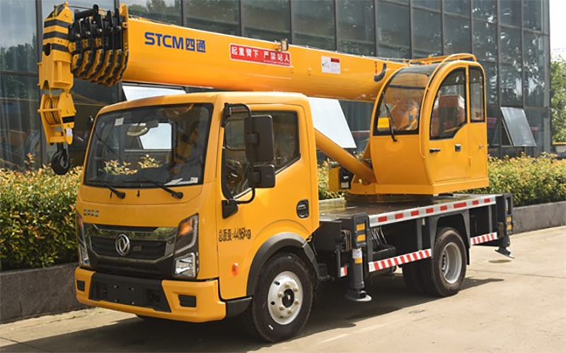 Xe cần cẩu 5T