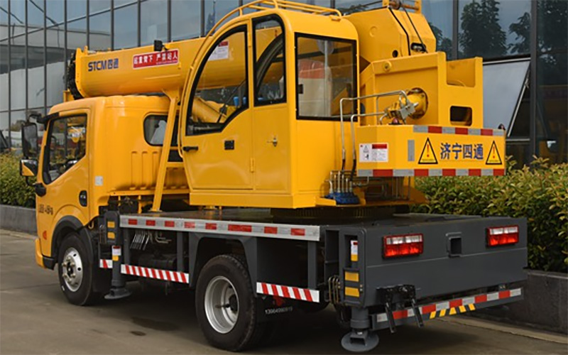 Xe cần cẩu 5T