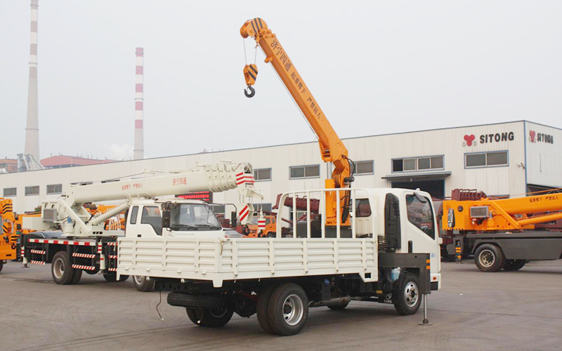 Xe tải gắn cẩu 3.2T, SST3.2S3