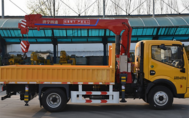 Xe tải gắn cẩu 4T