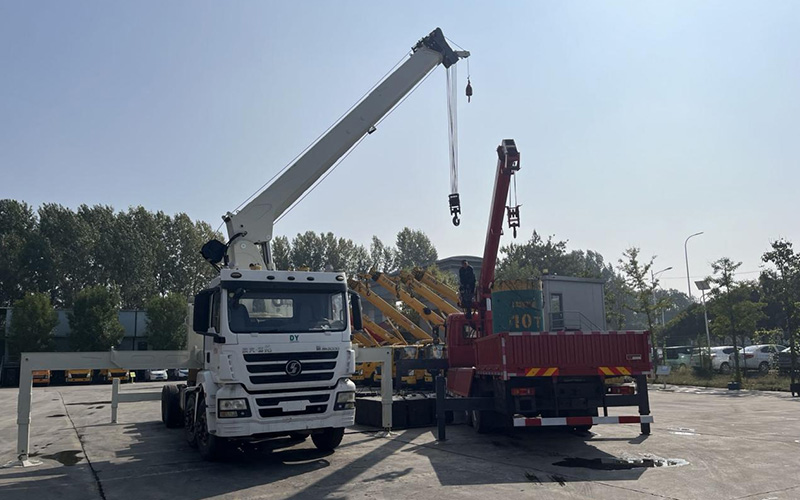 Xe tải gắn cẩu 20T