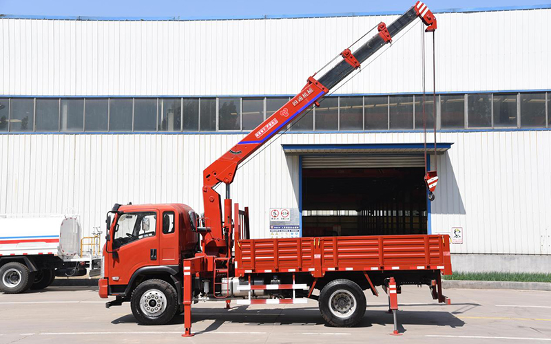 Xe tải gắn cẩu 6.3T, SST6.3S4