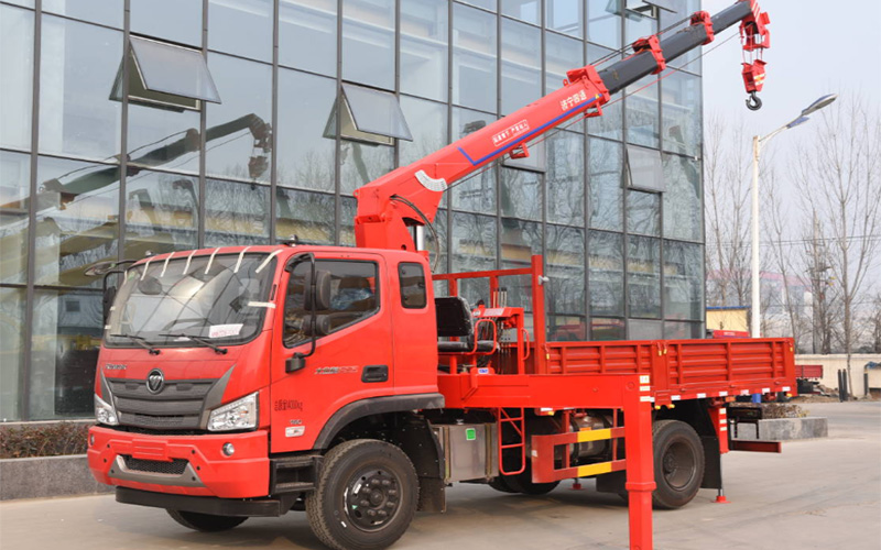 Xe tải gắn cẩu 6.3T, SST6.3S4