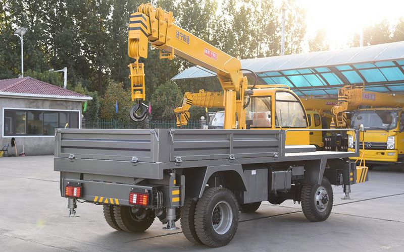 Xe tải gắn cẩu 6T, SST6SZ5