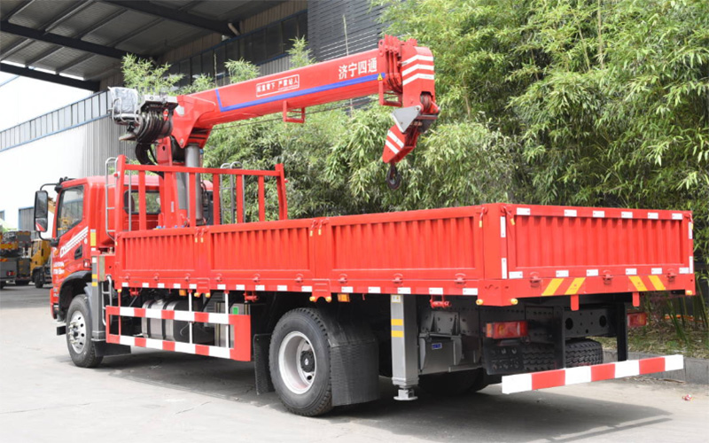 Xe tải gắn cẩu 8T, SST8S4