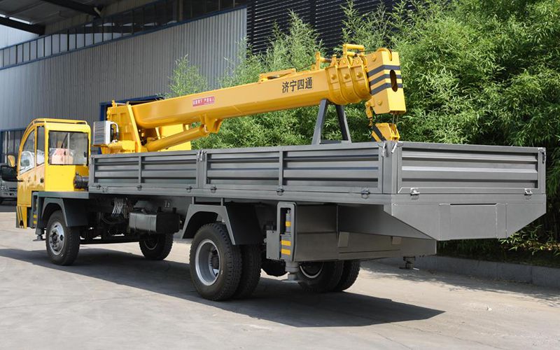 Xe tải gắn cẩu 8T, SST8SZ5