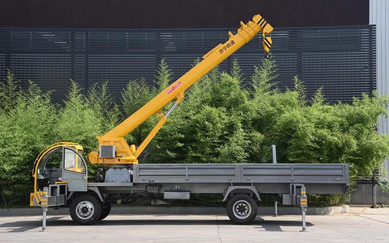 Xe tải gắn cẩu 8T, SST8SZ5