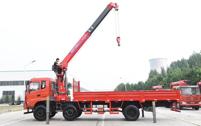Xe tải gắn cẩu 10T, SST10S4