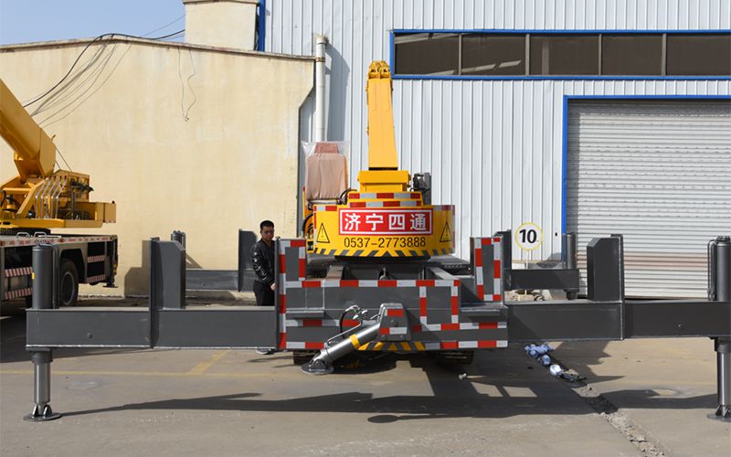 Xe cẩu bánh xích 6T, STSQ6L