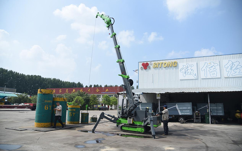 Xe cẩu bánh xích chân nhện 3T