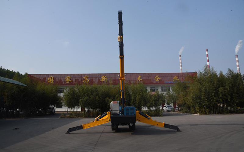 Xe cẩu bánh xích chân nhện 5T
