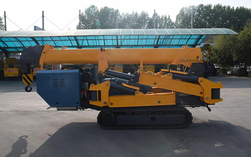 Xe cẩu bánh xích chân nhện 5T