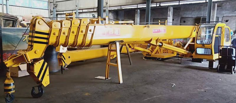 Cần cẩu 18T, STSQ18C